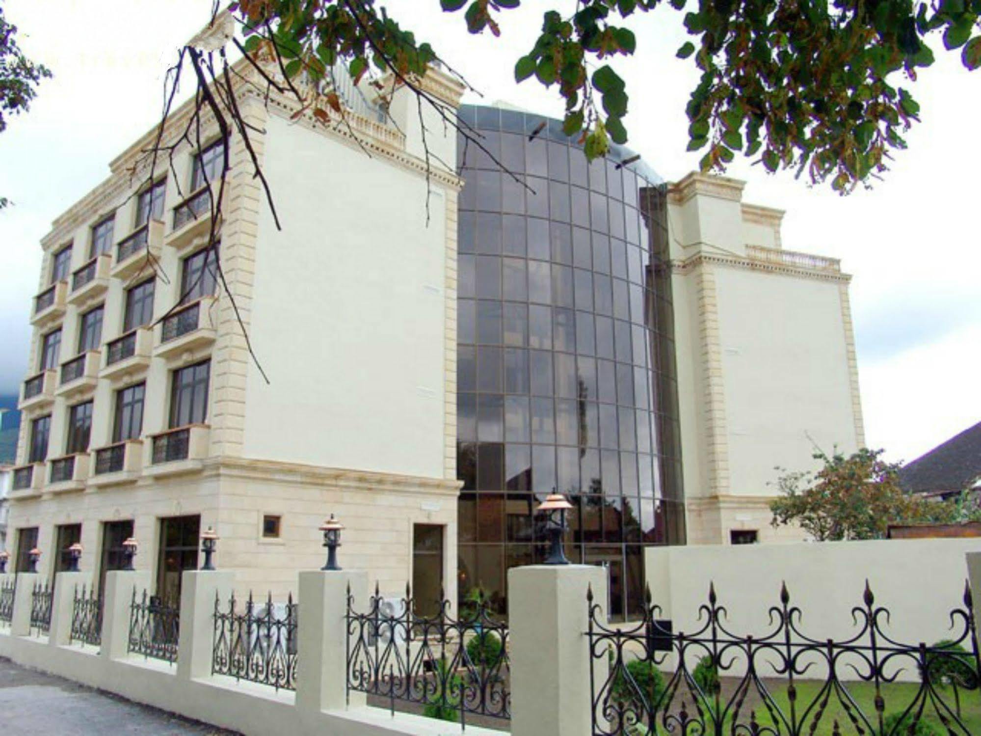 Sheki Saray Hotel Екстериор снимка